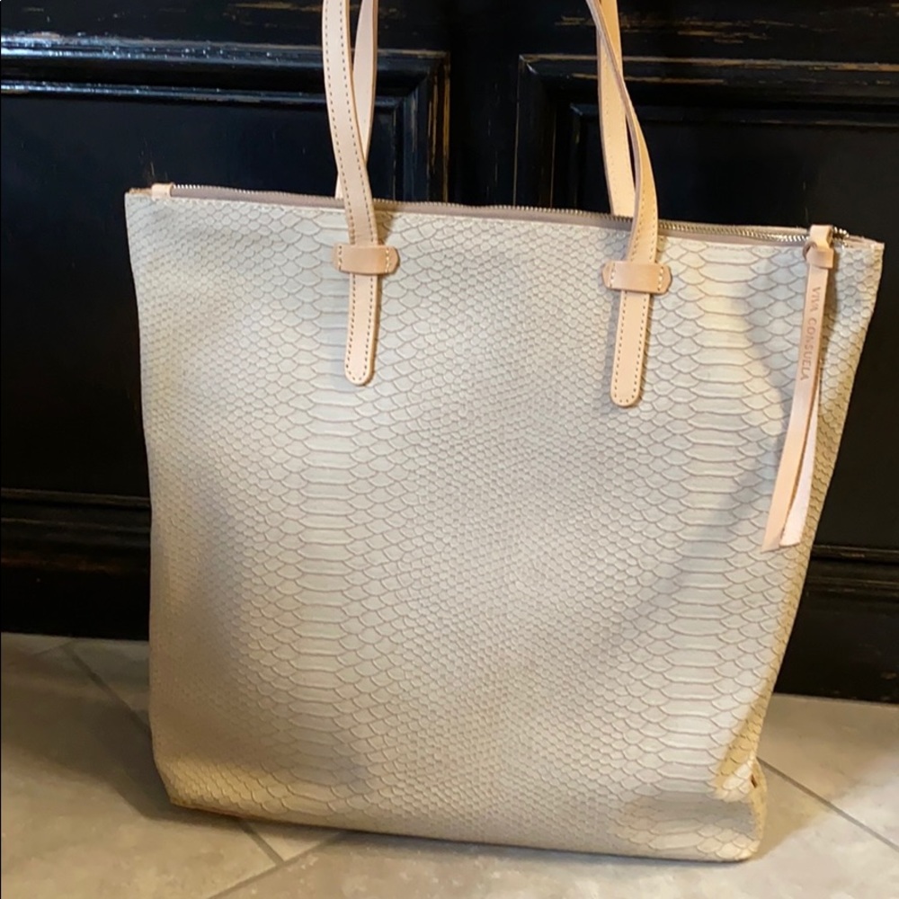 Consuela tote